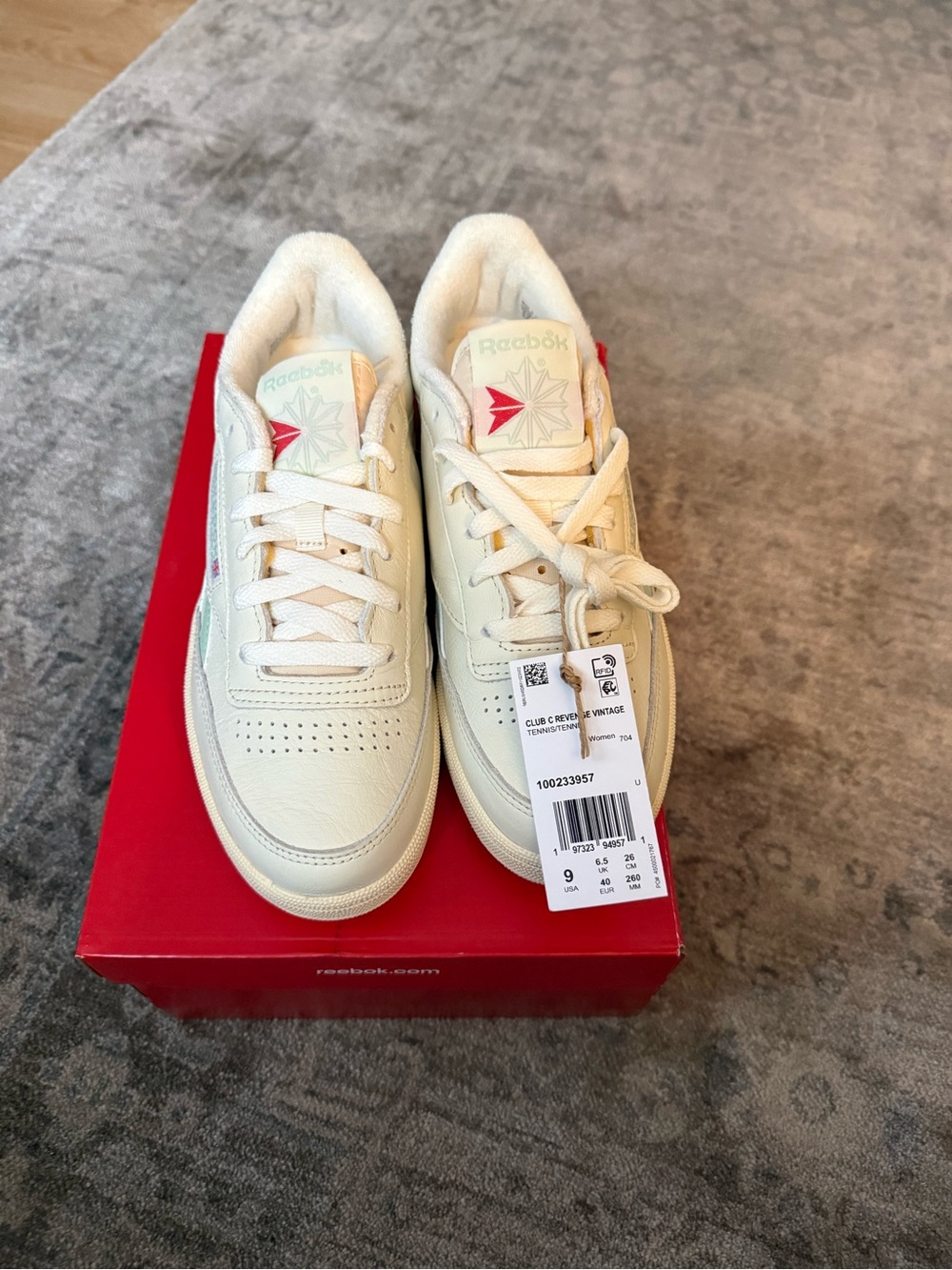 NWT Reebok Women's Club C Revenge Vintage in Vintage Chalk / Light Sage Size 9